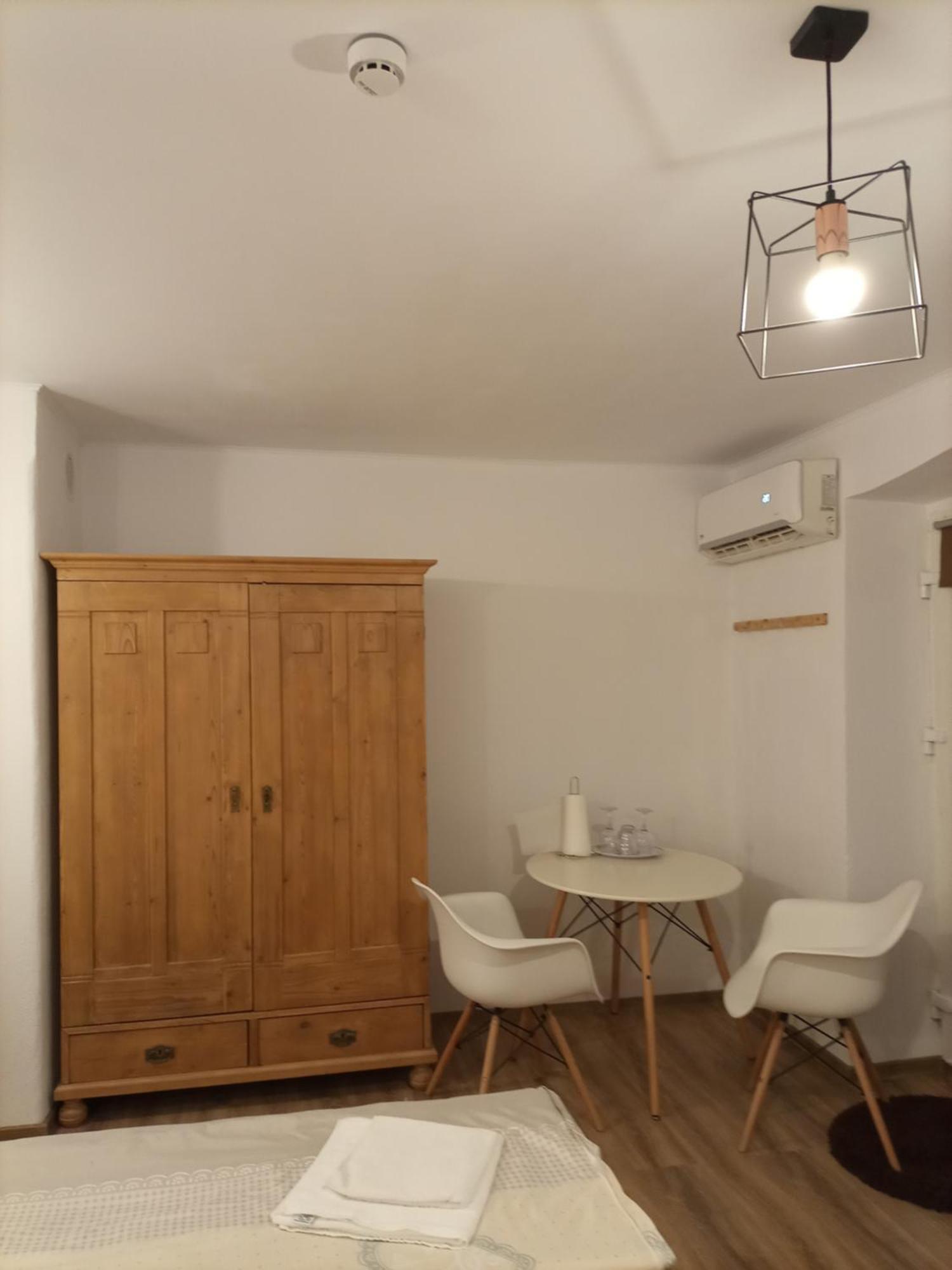 Gloria Apartments Sighişoara Habitación foto